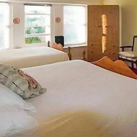 The Old Cable Historic House & Seafood Restaurant 3* Waterville