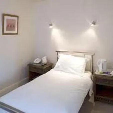 The Old Cable Historic House & Seafood Restaurant 3*