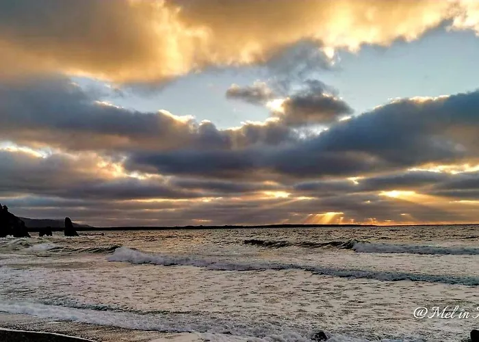 The Old Cable Historic House & Seafood Restaurant Vendégház