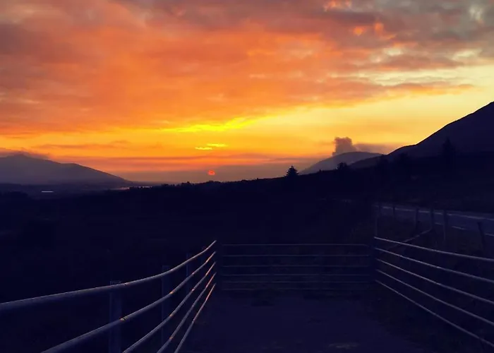 The Old Cable Historic House & Seafood Restaurant An Coireán