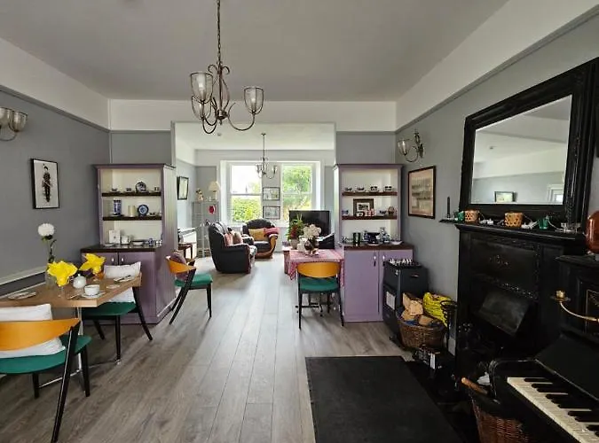 Gasthof The Old Cable Historic House & Seafood Restaurant An Coireán