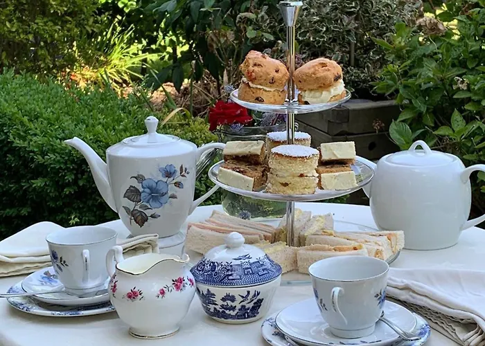 The Old Cable Historic House & Seafood Restaurant