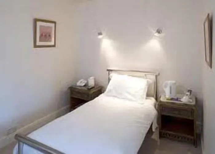 The Old Cable Historic House & Seafood Restaurant 3*