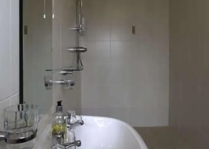 Gasthof The Old Cable Historic House & Seafood Restaurant